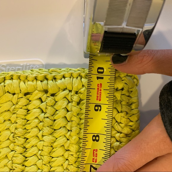 NWOT H&M rafia bright yellow and gold clutch - Picture 6 of 6